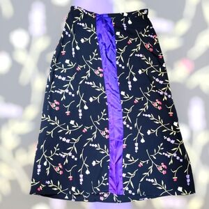 Vintage Casual Corner Annex Floral Midi Skirt – Black with Purple Satin Accent